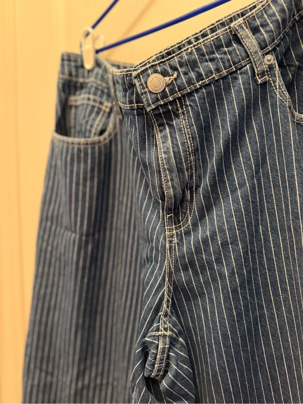 NWT wild fable Women’s Blue Pinstriped Wide-Leg Cargo Jeans - Picture 7 of 10